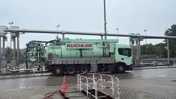 Entschlammung von Regenrückhaltebecken mit Saugbagger